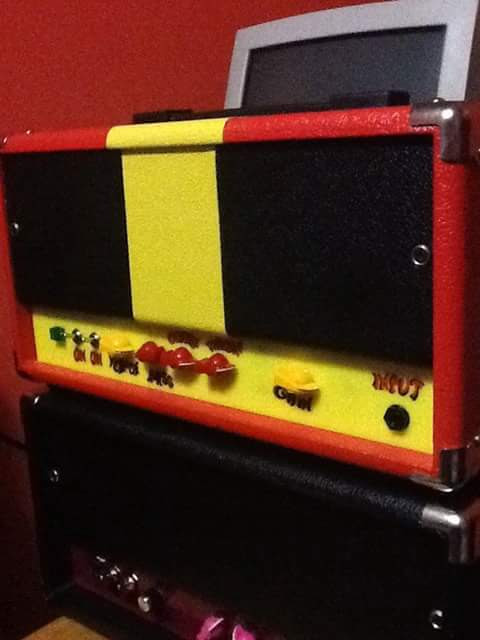 Testata custom bicolore – Rainbow Amplification