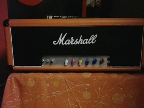 Testata in stile classico – Rainbow Amplification